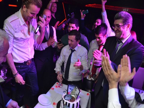 Soner Arıca... SÜRPRİZ DOĞUM GÜNÜ PARTİSİ !..