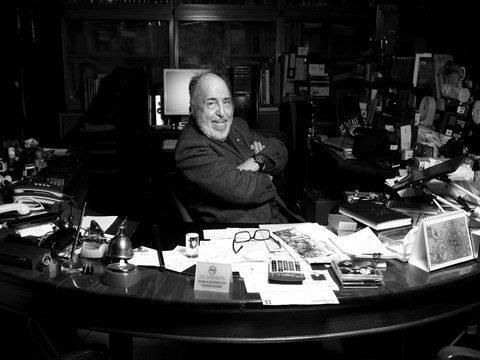 Ersin Alok...  GEÇMİŞE UZANAN RETROSPEKTİF BİR FOTOĞRAF SERGİSİ !..