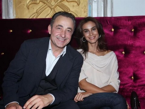 Arzum Onan ve Mehmet Aslantuğ..."TÜRKİYE'NİN EN SEVİLEN ÇİFTİ" SEÇİLDİLER!..