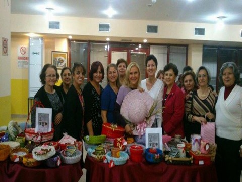 Zeliha Sunal...KAĞITTAN SEPETLERE GÖNÜLDEN DESTEK!..