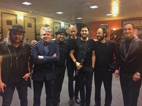 PARIS'DEN DÜNYAYA BARIŞ NAĞMELERİ YÜKSELDİ!..