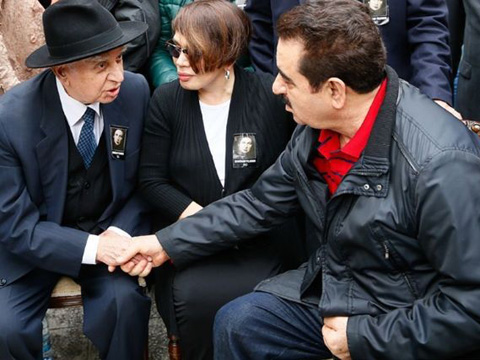 Sezen Aksu... ANNESİNİ SON YOLCULUĞUNA UĞURLADI!