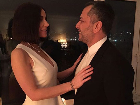 Gülşen... 'TEK TAŞ'I İLE KEZBAN POZU!