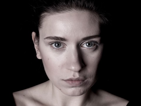 Gözde Cığacı..."KÜHEYLAN" OYUNU İLE TİYATRO SAHNESİNDE!..