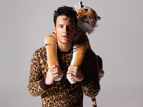 Edis...  İLHAM DUŞTA GELİYOR!