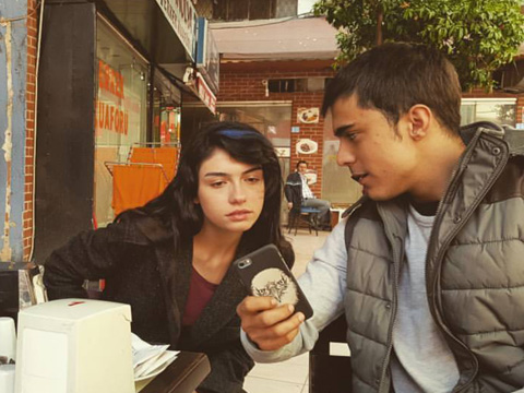 Hazar Ergüçlü... 'MÜZEYYEN' İÇİN SAÇLARINI DEĞİŞTİRDİ!