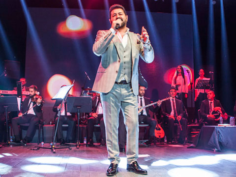 Serkan Kaya... ARABESK RÜZGARI ESTİRDİ!