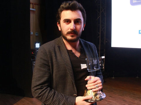 Hamit Berberoğlu... 'BU ÖDÜLÜ TÜM ŞEHİTLERE İTHAFEN ALIYORUM'