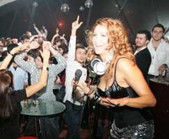 Nilay Dorsa... DJ'LERİN KRALİÇESİ!
