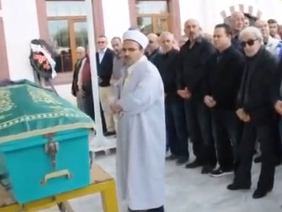 Edip Akbaram... ANNEYE SON VEDA!