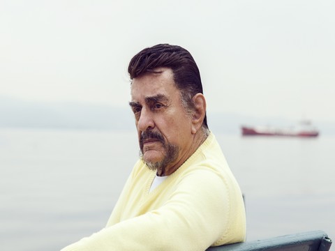 Alpay...USTA SANATÇI "GÜLLER" İLE SUSKUNLUĞUNU BOZU!..