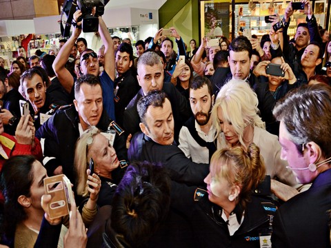 Ajda Pekkan...ANKARA'DA "SÜPERSTAR" İZDİHAMI!..