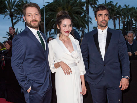 ‘KÖRDÜĞÜM’ KIRMIZI HALIDA!