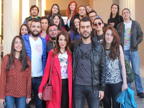 Başak Parlak..."GÖSTERİŞLİ DÜNYAYA KAPILMAYIN"‏...