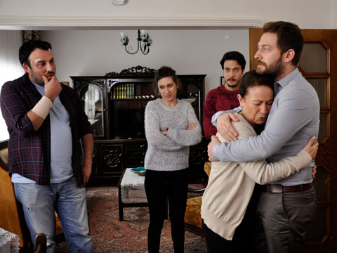 Kördüğüm... DÜŞMAN HERKESİN ÇOK YAKININDA!