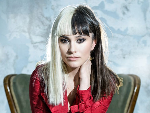 Elif Kaya... “BİR BİLEBİLSEN” ŞARKISINA  YENİ BİR SOLUK,YENİ BİR YORUM!