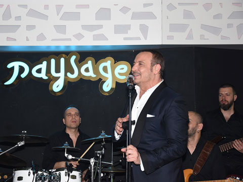 Kalamış'ta Cenk Eren Rüzgarı... YOĞUN İSTEK ÜZERİNE 3 KEZ 'KADINIM'