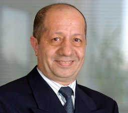 Hulusi Tunca yazdı?  SİZİN HAYATINIZIN KAHRAMANI KİM?