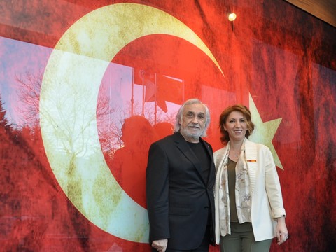 Müjdat Gezen..."ÖZEL CUMHURİYET OKULU" ÖĞRENCİLERİ İLE BİRARAYA GELDİ!..