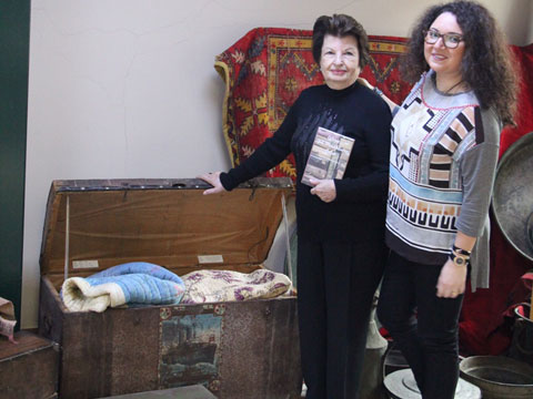 İrem Uzunhasanoğlu... MÜBADELE MÜZESİNDE KİTABINI YAŞADI!