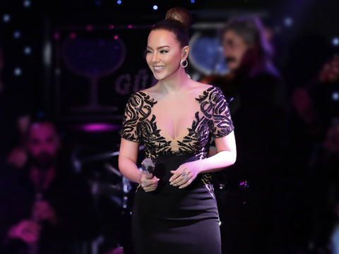 Ebru Gündeş... EŞİ TUTUKLANDIKTAN SONRA İLK İSTANBUL SAHNESİ!