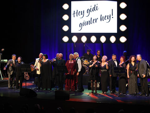 ‘’Hey Gidi Günler’’... KINALIADA'DA NOSTALJİK BİR YAZ GECESİ!