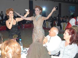 Pınar Eliçe... SAHNELERE YILBAŞI GECESİ DÖNDÜ...