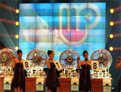 BÜYÜK İKRAMİYE KAZANANLARDAN İLKİ PARASINI TESLİM ALDI!