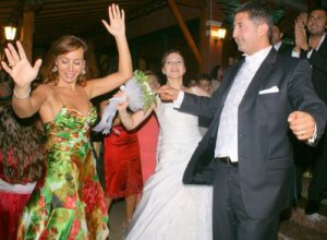 Özel Haber? ÜNLÜLERİN AVUKATI EVLENDİ?