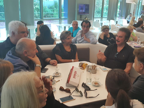 Oya Aydoğan... SANAT CAMİASI HASTANEYE KOŞTU!