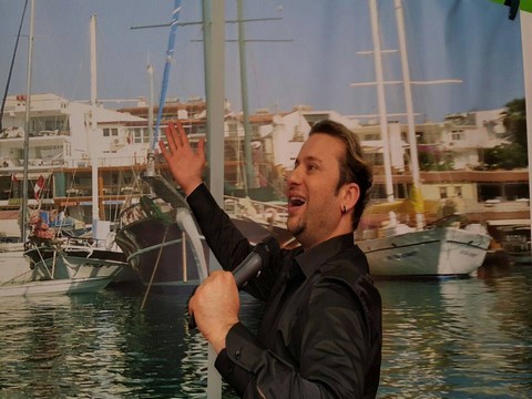 Onur Akay...YENİ SİNGLE YENİ İMAJ!..