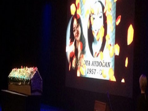 Oya Aydoğan...CEMAL REŞİT REY'DE ACI VEDA!..