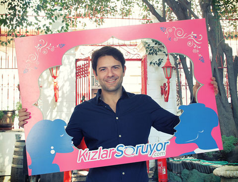 Kenan Ece... 'TÜRK KIZLARININ ÜSTÜNE YOK!'