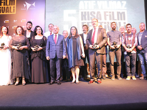 Atıf Yılmaz... KISA FİLM FESTİVALİ'NDE ÖDÜLLER SAHİPLERİNİ BULDU!