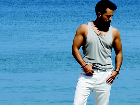 Bahadır Tatlıöz..."EFLATUN" İLE "YAZA MERHABA" DİYOR!..