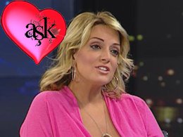 Saba Tümer... EKRANA AŞK MESAJLARI YAĞIYOR...