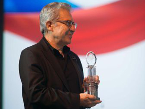 Zülfü Livaneli... 'NAZIM HİKMET' ÖDÜLÜNE DEĞER BULUNDU!