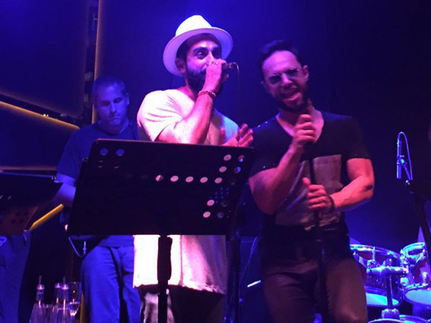 Özgün... RENKLİ KONSER!