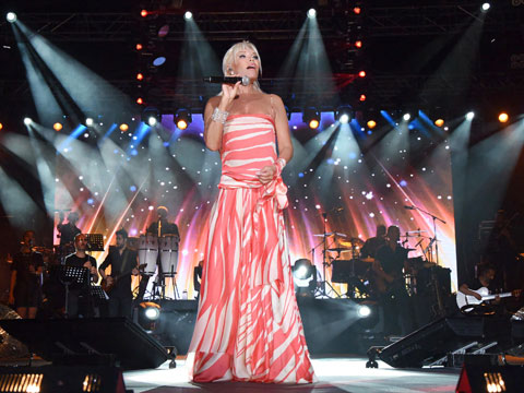 Ajda Pekkan... YİNE YILLARA MEYDAN OKUDU!