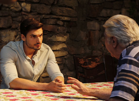 Yılmaz Kunt... GELENEK DEĞİŞMEDİ ,BEST MODEL BİRİNCİSİ BAŞROLDE!