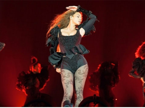 Beyonce... ESKİ ÇALIŞANINDAN TACİZ DAVASI!..