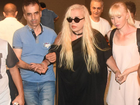 Zerrin Özer... 'ESKİ ZERRİN GERİ DÖNDÜ!'