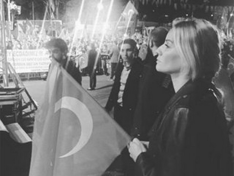 Esra Erol...TAKSİM VE KISIKLI'DA DARBE GİRİŞİMİNİ KINADI!..