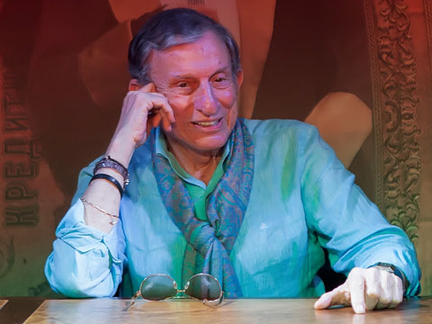 Haldun Dormen... 'TİYATROLARIN KAPANMASINA ÇOK ÜZÜLÜYORUM'