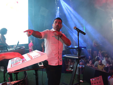 Altan Çetin... YENİ ALBÜMÜNÜ 3500 KİŞİYLE KUTLADI!