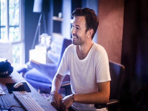 Yalın..."TATLIYLA BALLA" GELİYOR!..