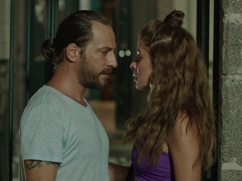 Rengarenk... HAVADA AŞK KOKUSU VAR!