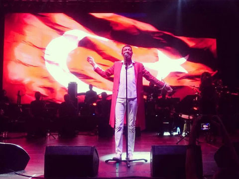 Hakan Altun... KIRMIZI - BEYAZ ANTALYA KONSERİ!