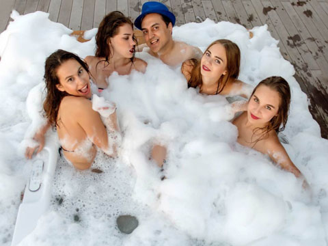 Arto..RUS MANKENLERLE ÇIRILÇIPLAK KÜVETTE!...