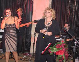 Nil Burak-Sibel Bilgiç... SÜRPRİZ VE İLGİNÇ DÜET!